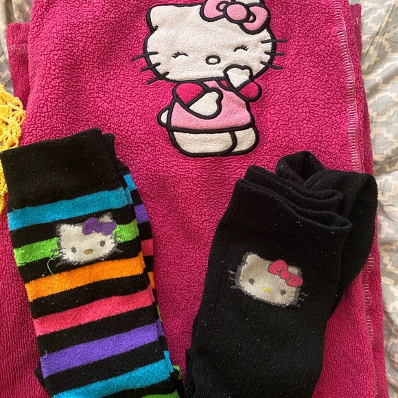 Hello Kitty Bundle - Picture 3 of 5